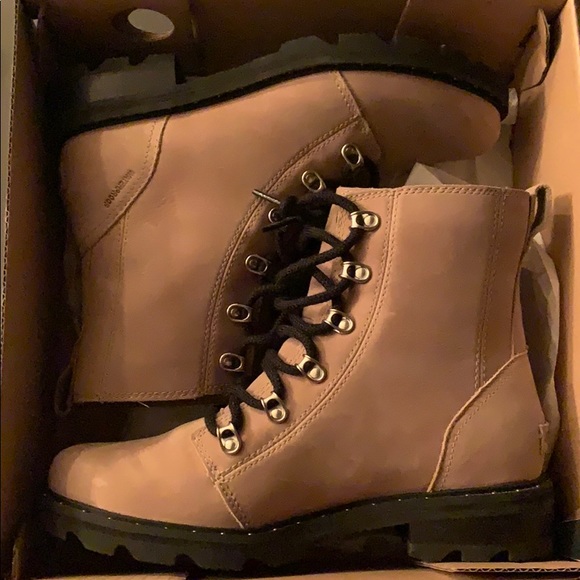 Sorel Shoes - Women’s Sorel Boots (BRAND NEW!!!)